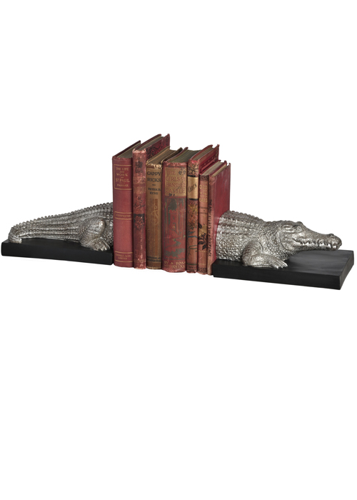 17900 metal crocodile wood bookends