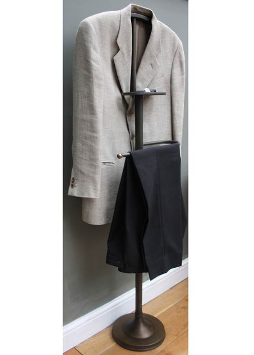 LK922_2 Brown Metal Large Valet Stand