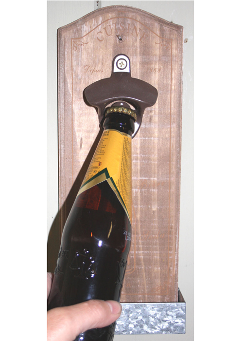 PC294 - 1 Vintage French Style Cuisine Wood Wall Mounting Drink Beer Bottle Opener