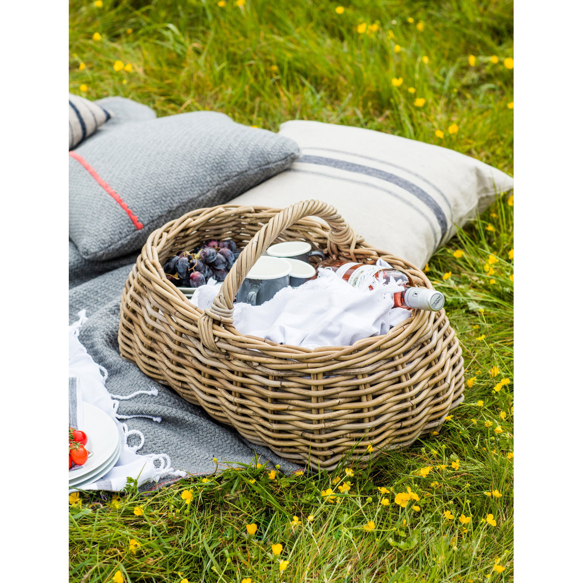 BARA19_4 Natural Kubu Rattan Twisted Handle Basket Interior Flair