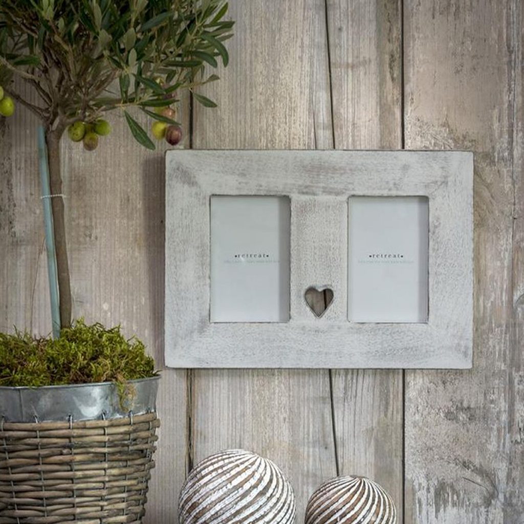 14SS67 Hand Made White Heart Photo Frame