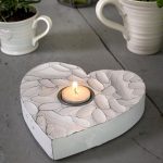16SS78 White Heart Tealight Candle Holder