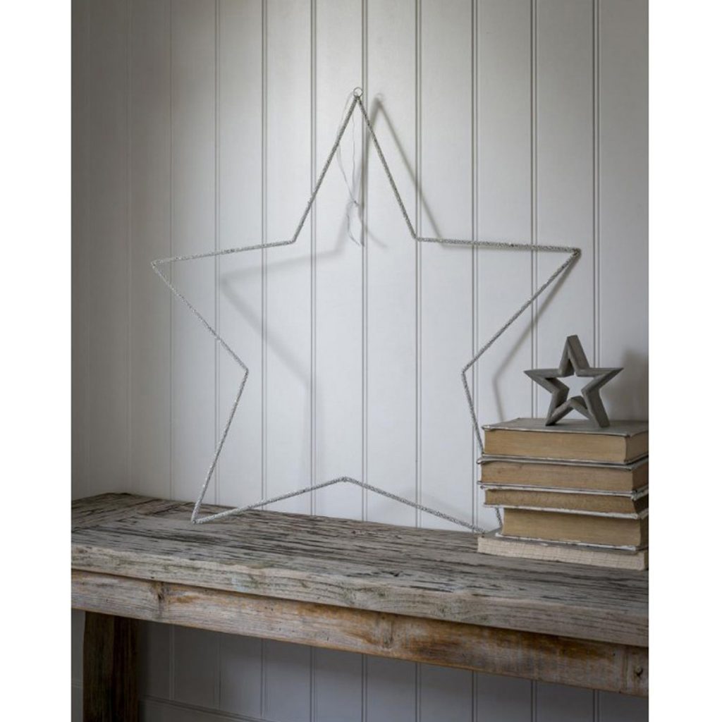 17AW02 a Large Silver Grey Hand Decorated Star