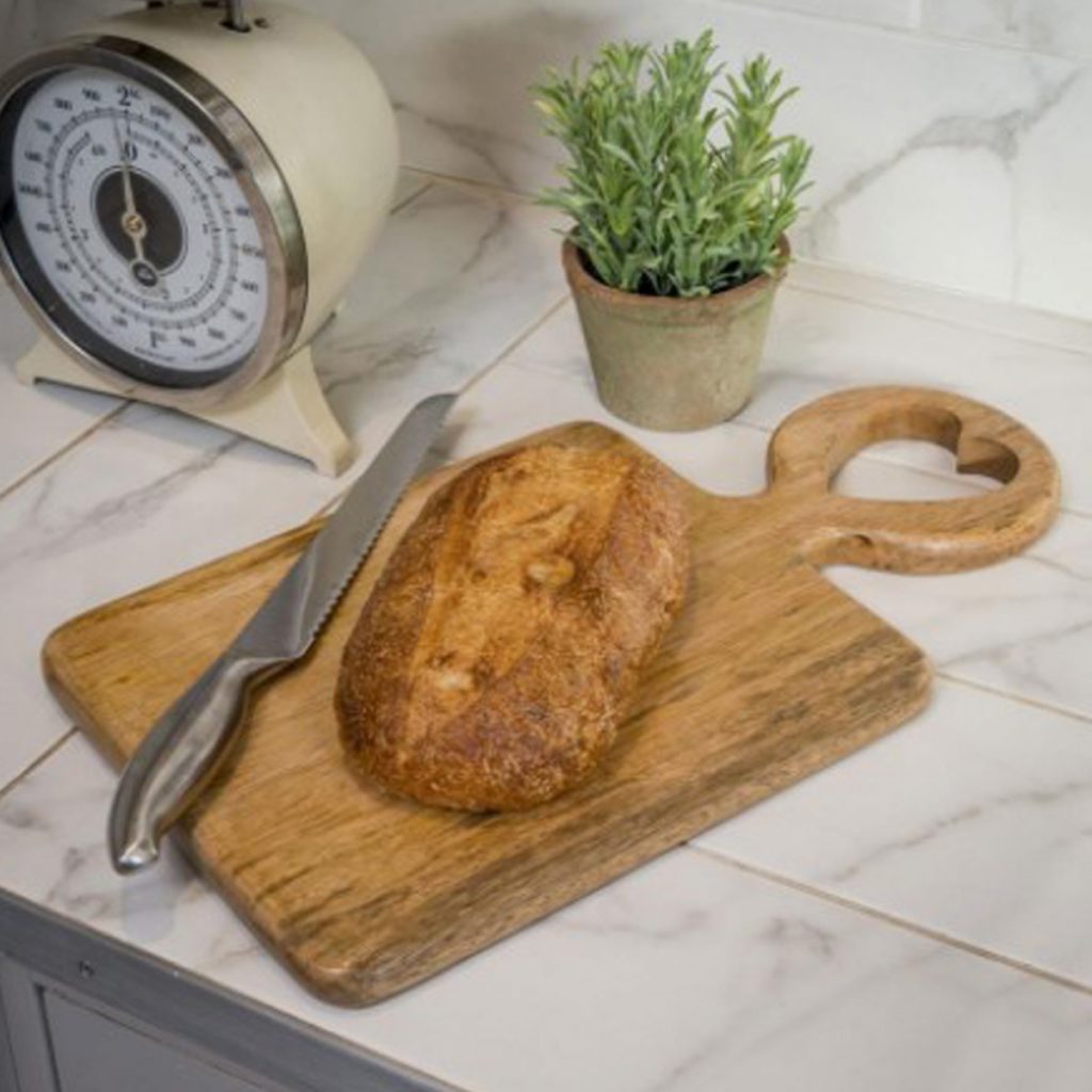 arge choppingboard heart a