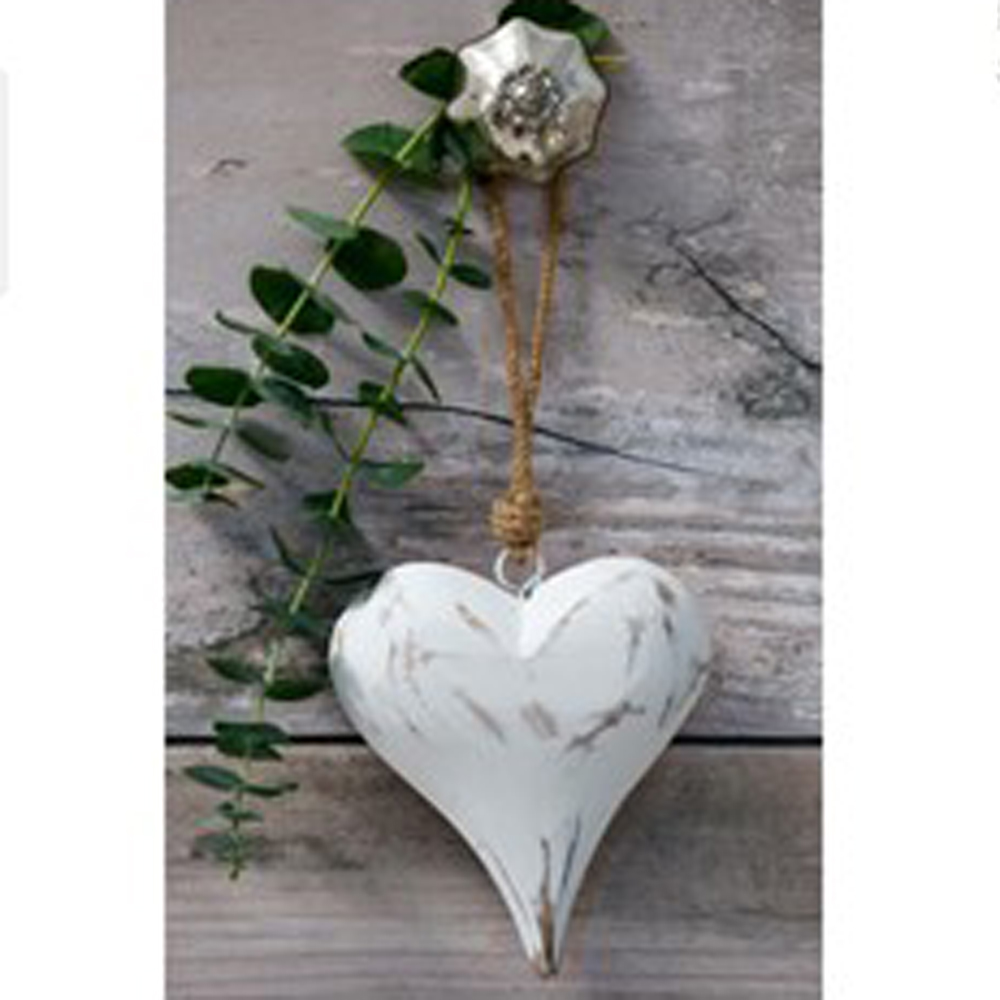 11AW34 White Heart Hanging Decoration