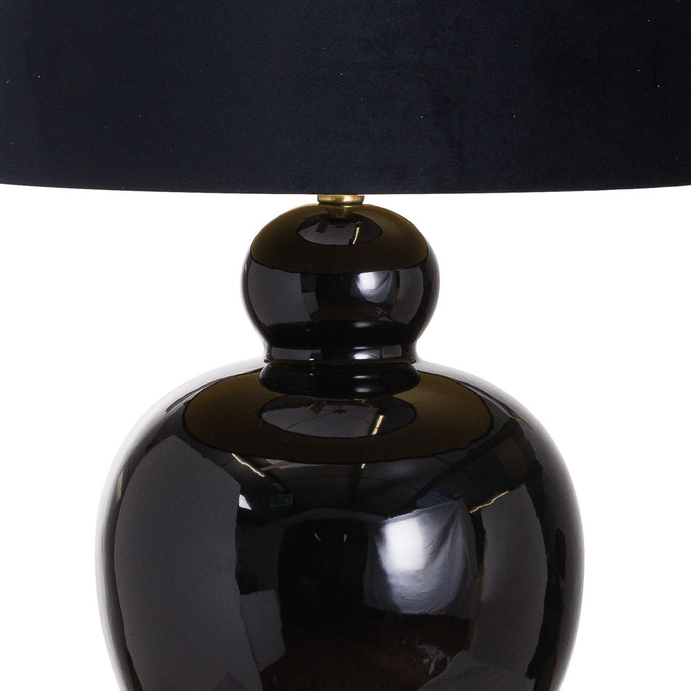 20687-a Tall Black Gold Table Lamp with Shade