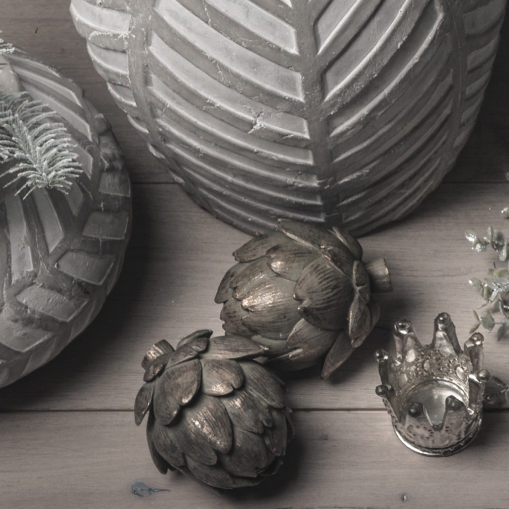 19839-b Antique Bronze Artichoke Decoration