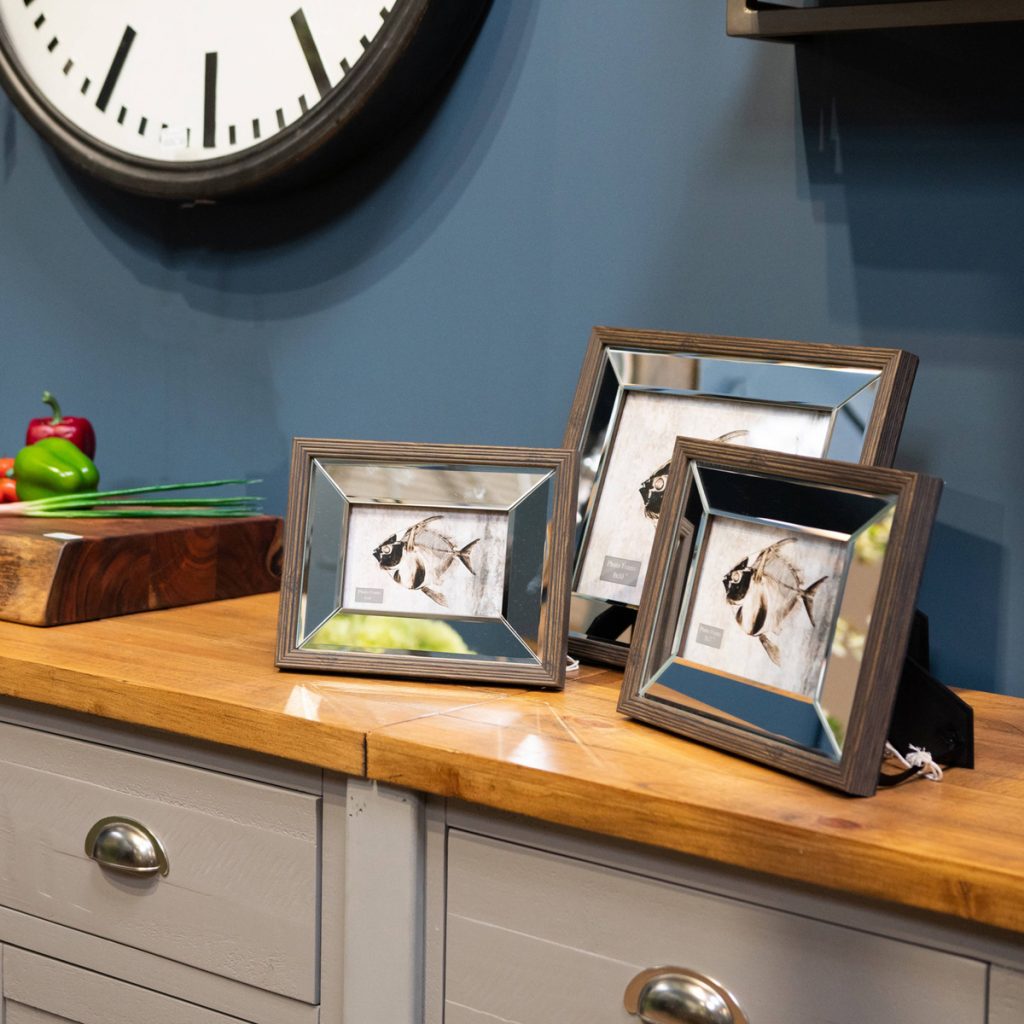 20839-b Brown Wooden Mirror 4 x 6 Photo Frame