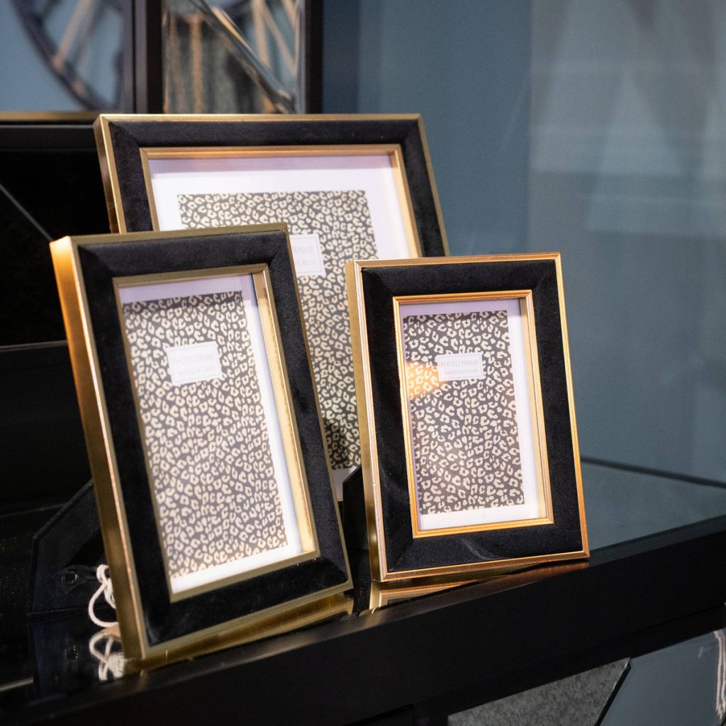 20848-b Black Velvet Gold Metal 4 x 6 Frame