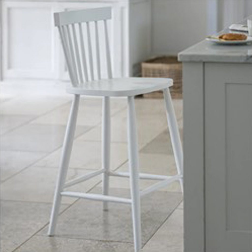BSBL01 a Tall White Spindle Bar Stool