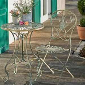 1015 a Ornate Antique Style Metal Bistro Set